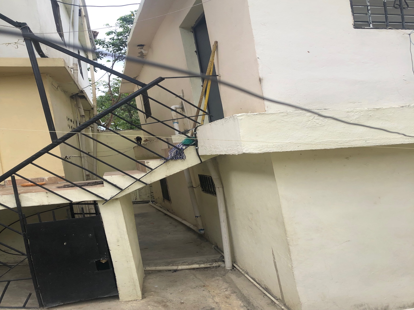 casas - Vendo Propiedad con 5 apartamentos 

 2