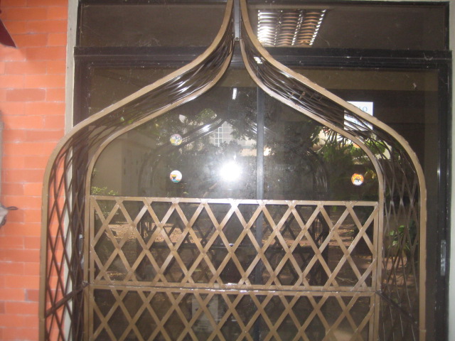 decoración y accesorios - BANCO DE HIERRO Y REJILLAS DE METAL DE LA INDIA 4
