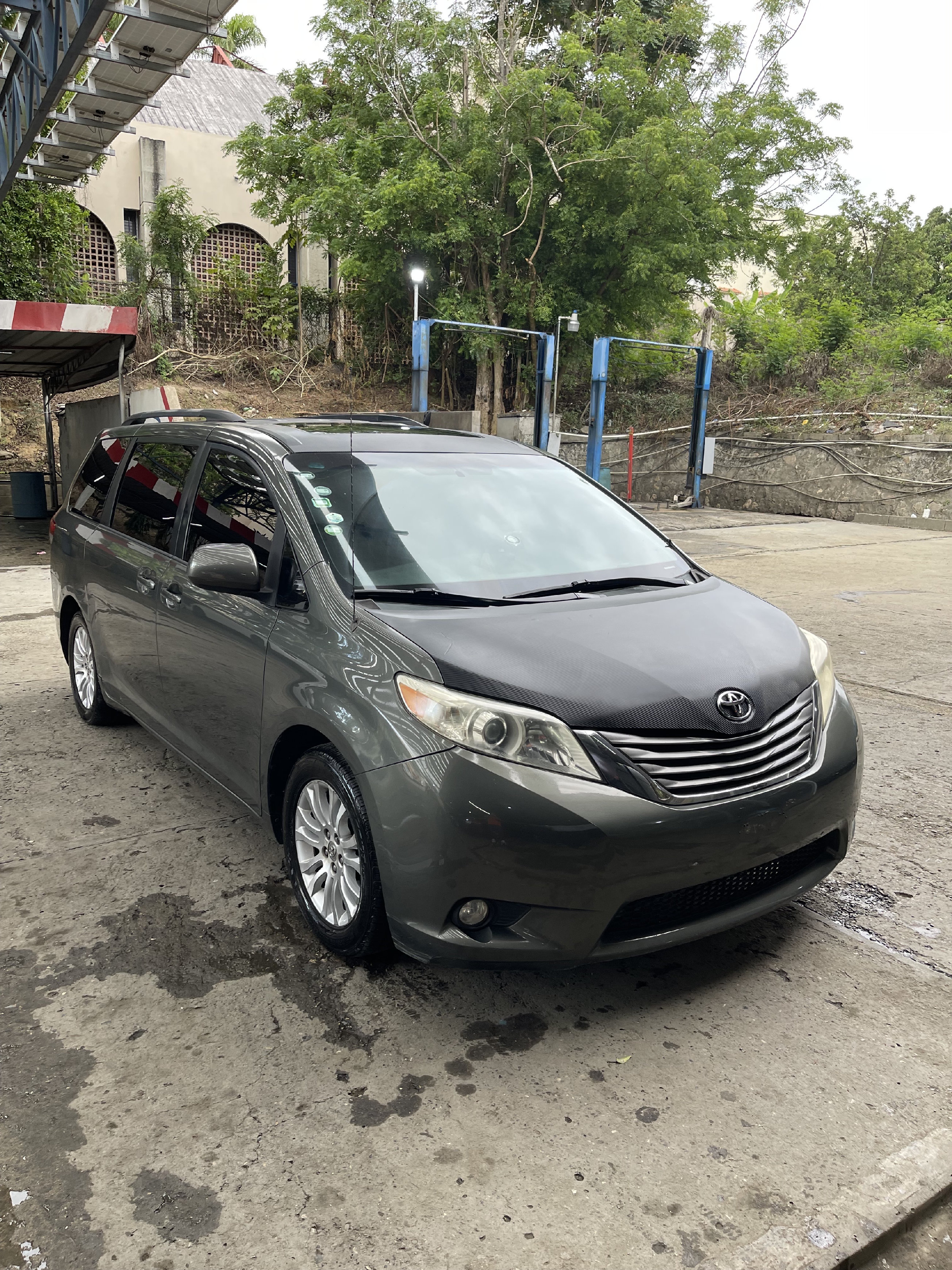 jeepetas y camionetas - venta de Toyota Sienna 2012 XLE LA FULL 0