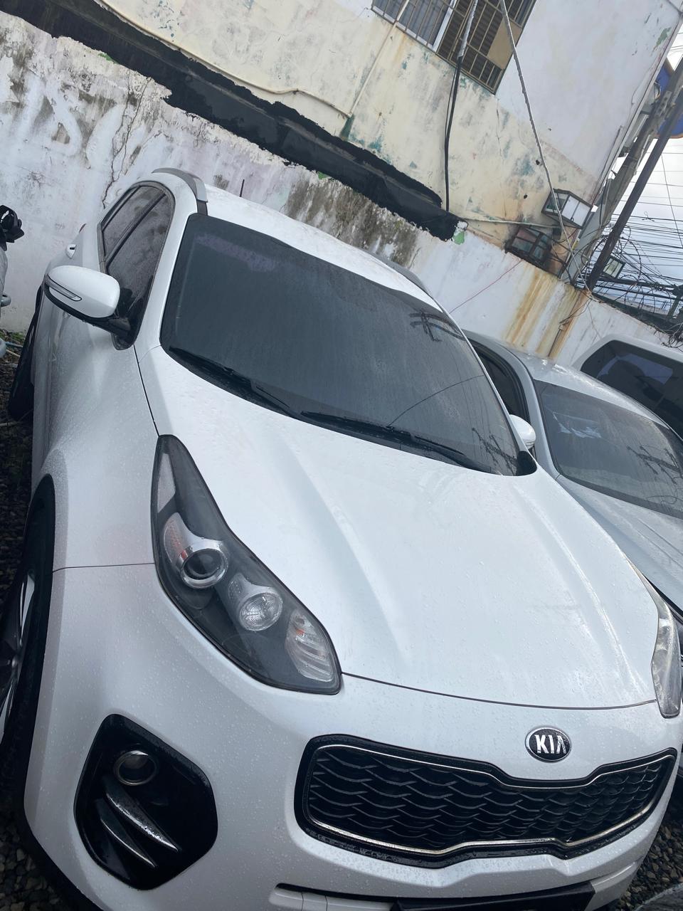 jeepetas y camionetas - KIA SPORTAGE 2018 BLANCO DESDE RD$1,020,000  0