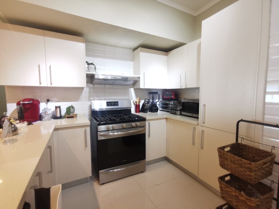 apartamentos - APARTAMENTO EN VENTA 2DA CON TERRAZA DE 3 HABITACIONES 3PARQUEOS 5