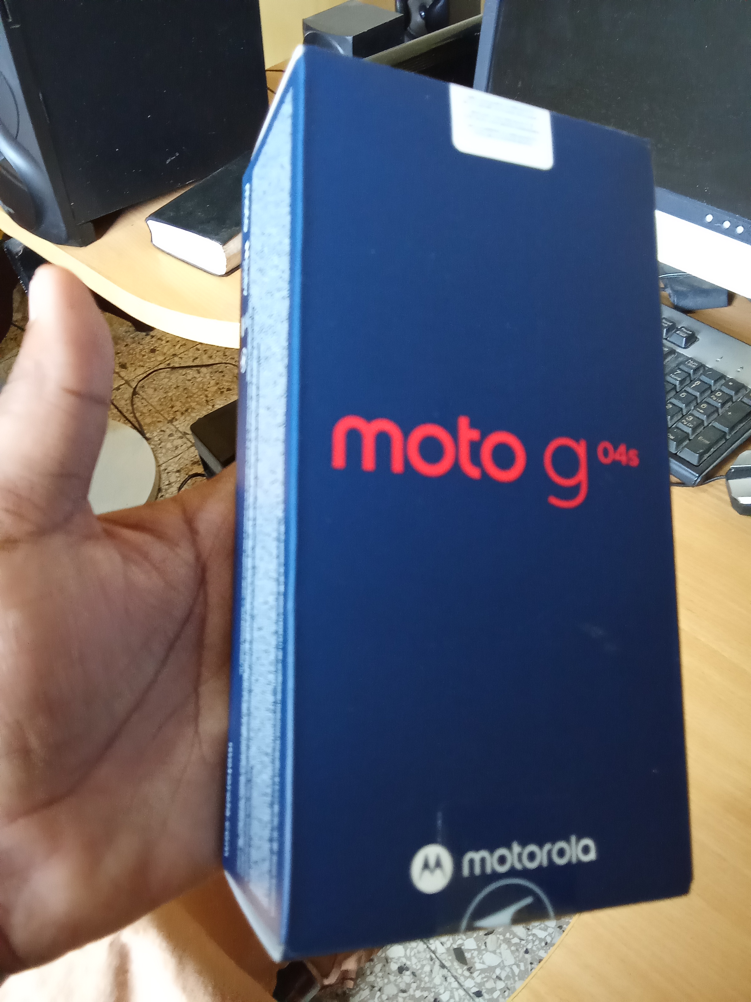celulares y tabletas - Motorola moto G04s 256gb, 8gb de Ram verde nuevo caja y sus accesorios. 2