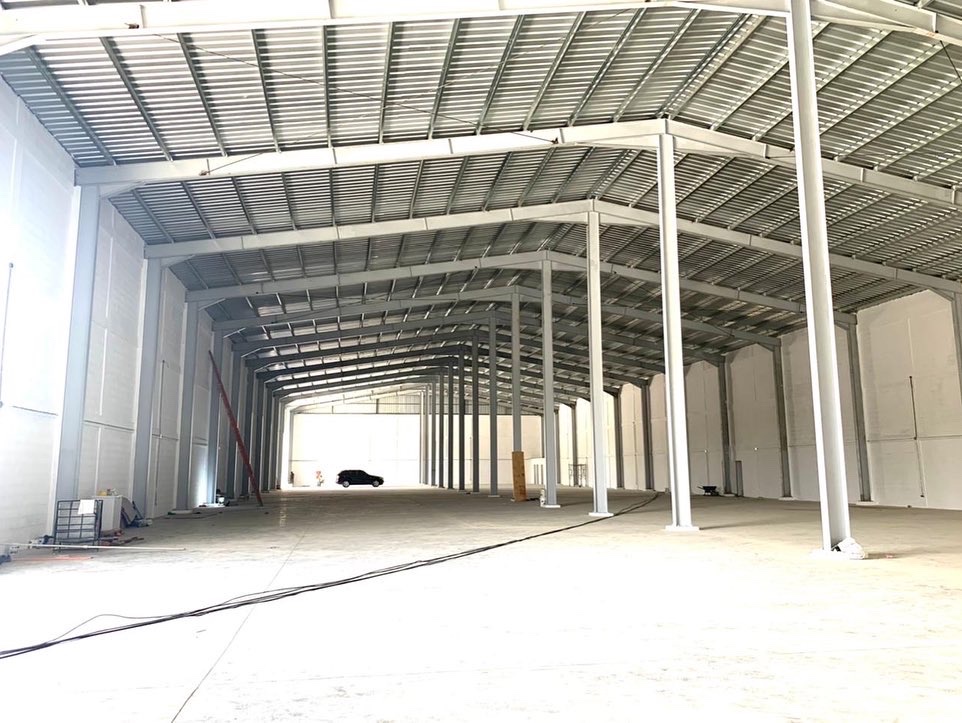 oficinas y locales comerciales - Las americas alquilo nave  1