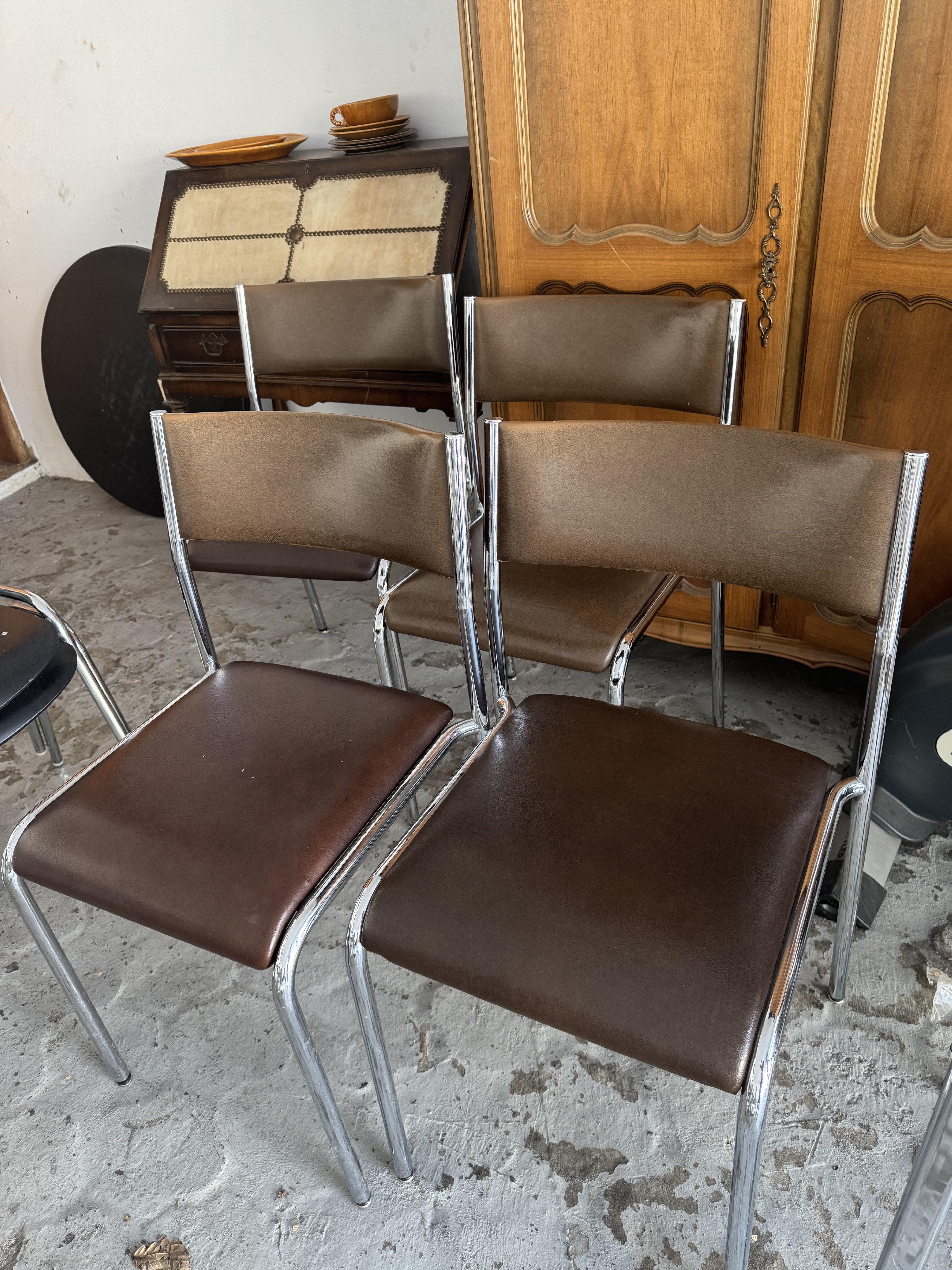 muebles y colchones - sillas diferentes modelos. cada una a 1,500 pesos por unidad.  1