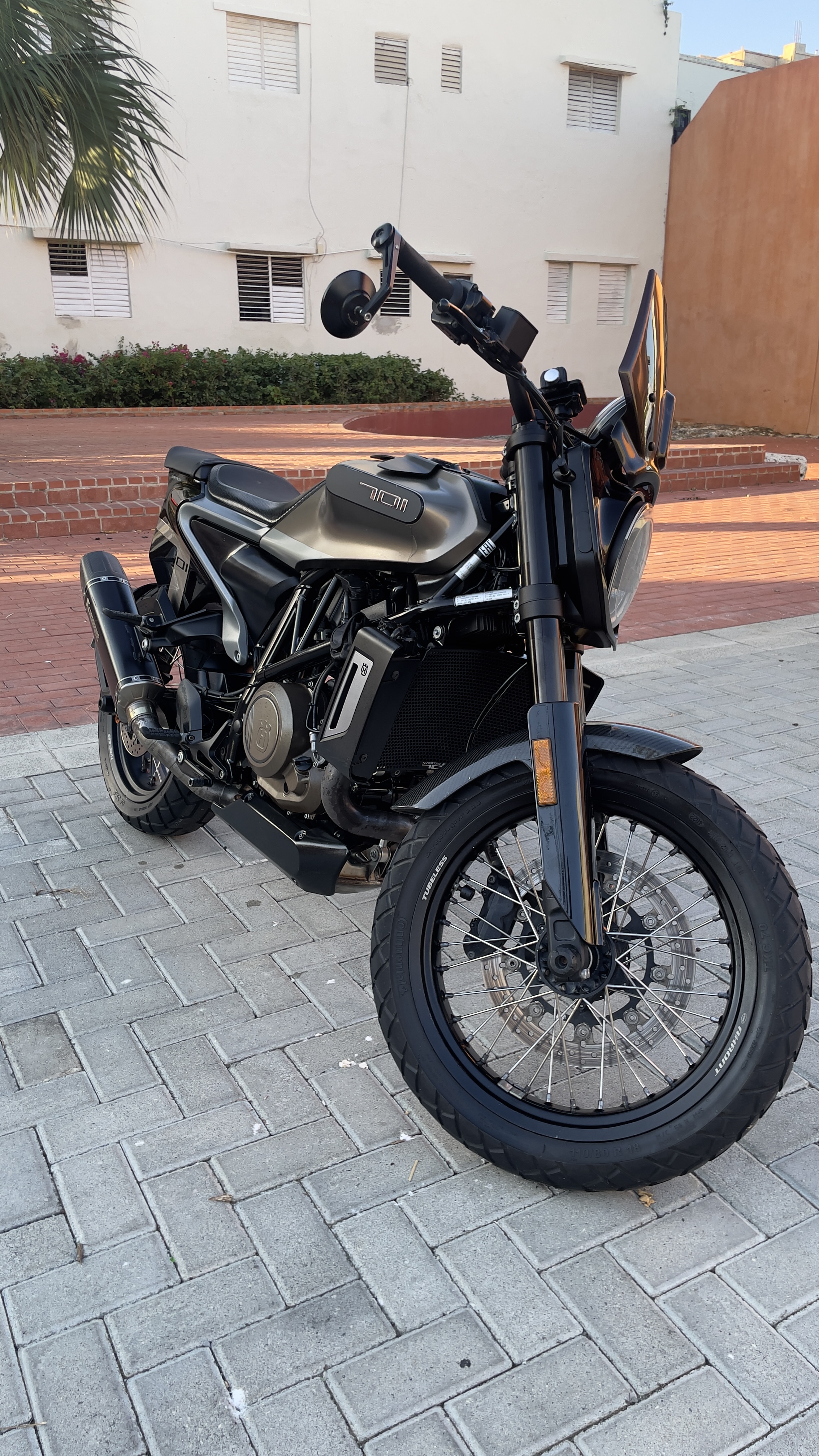 motores y pasolas - Husqvarna 701 Svartpilen 7