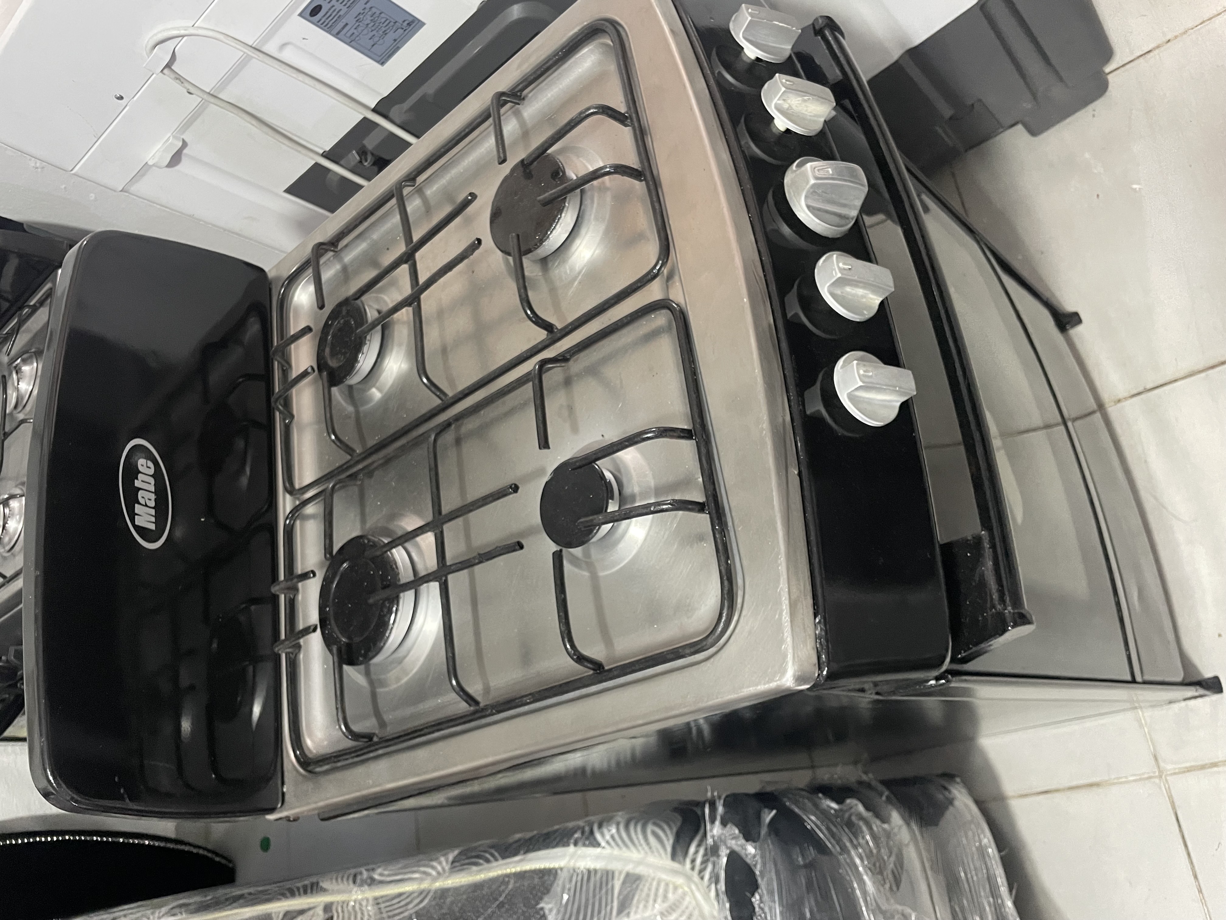 electrodomesticos - Estufa Mabe semi nueva importada de 20 pulgadas con garantía  3