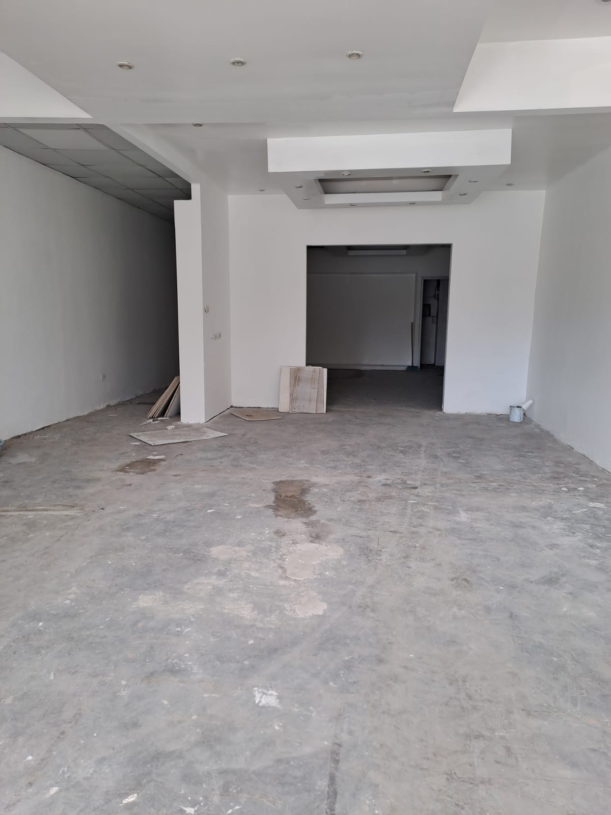 oficinas y locales comerciales - Alquilo Local 1er piso 91 mts en Naco  4