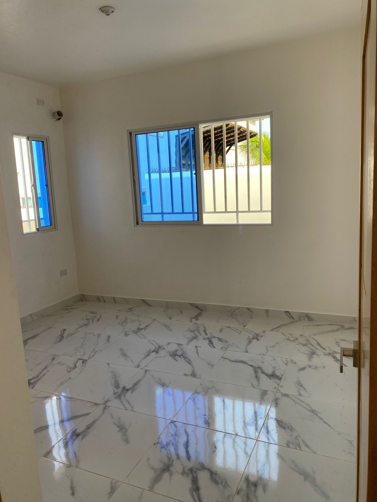 casas - casa de un nivel con piscina en lugar tranquilo  0