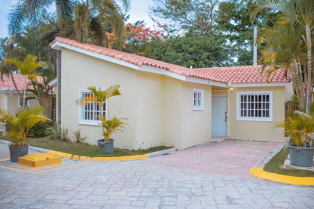 casas - Hermosa Villa en Juan Dolio de 3 habitaciones  1