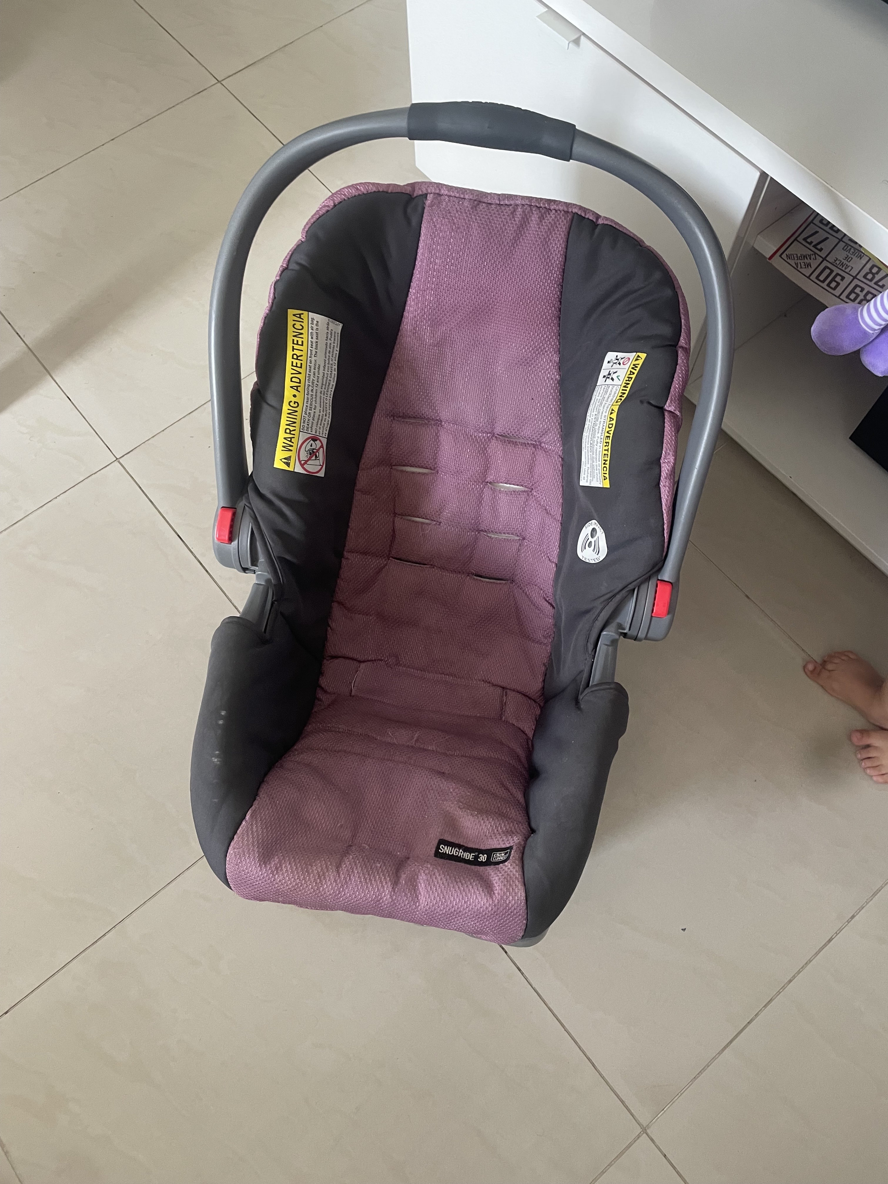 muebles - se vende silla de casi de carro  - Usado  0