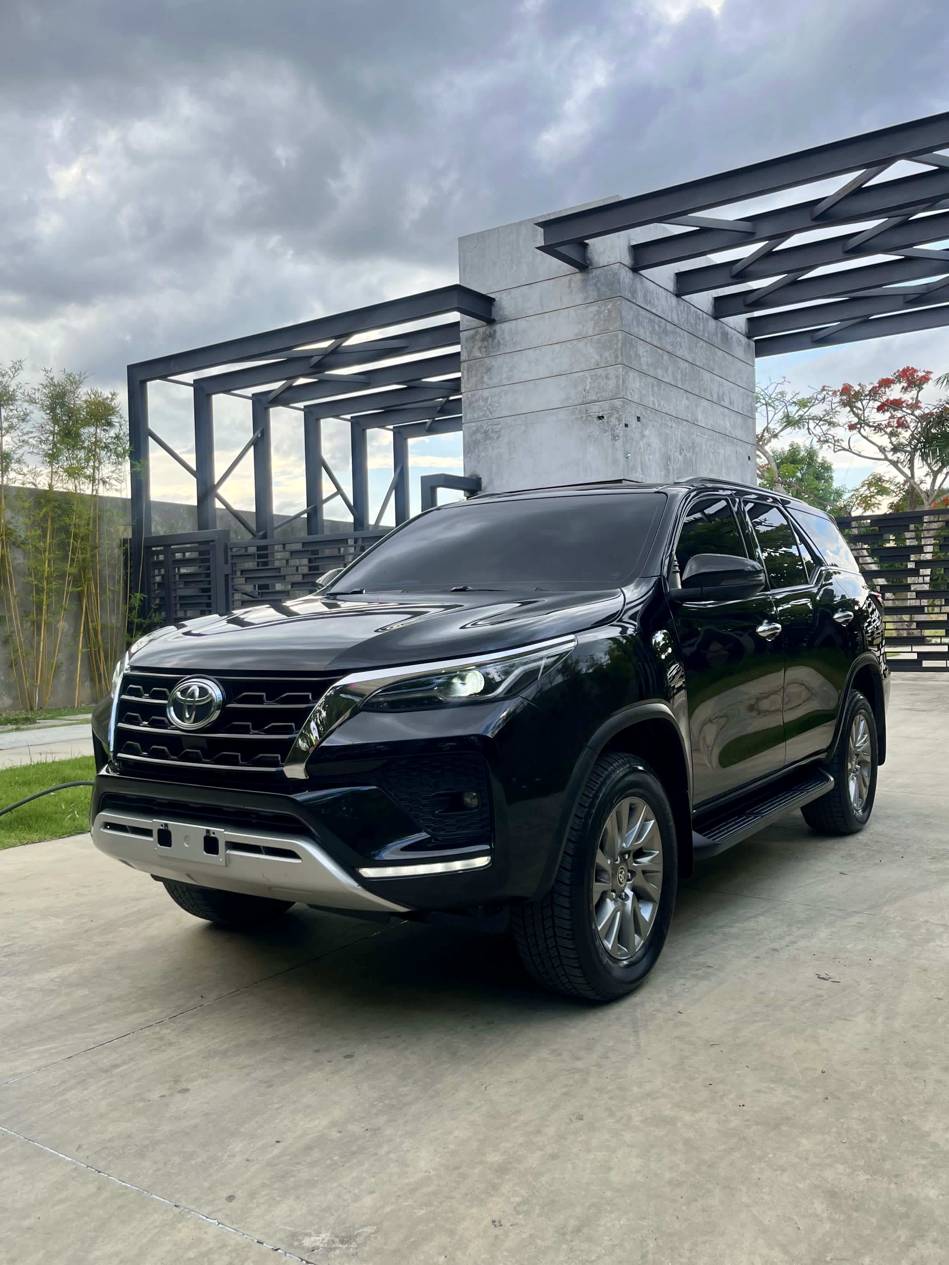 jeepetas y camionetas - TOYOTA FORTUNER 2022 2
