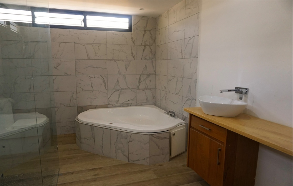 casas - LOS CACICAZGOS CASA 4 HABITACIONES 5 BANOS 4 PARQUEOS PATIO 2