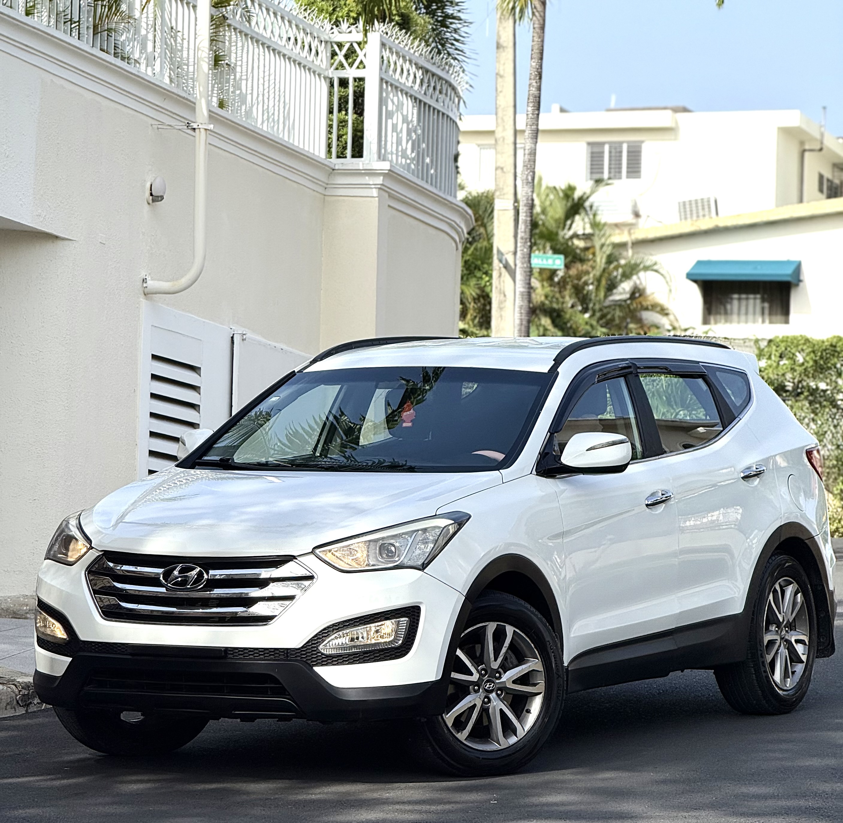 jeepetas y camionetas - Hyundai Santa Fe Motor Dohc 3 Filas 4x2 2013