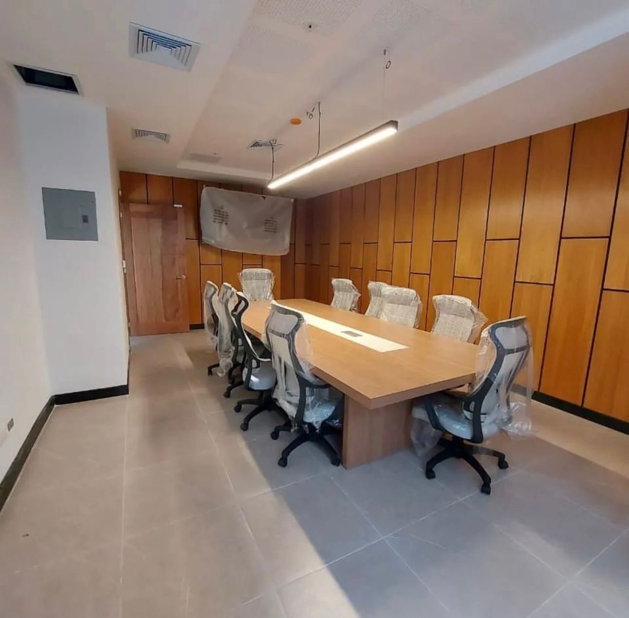 oficinas y locales comerciales - Piso 6 en Torre Corporativa de Lujo Evaristo  1