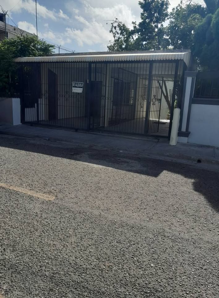 casas - Casa De 4 Hab. 1 Baño, Prox. León Jiménez, 27 De F 0