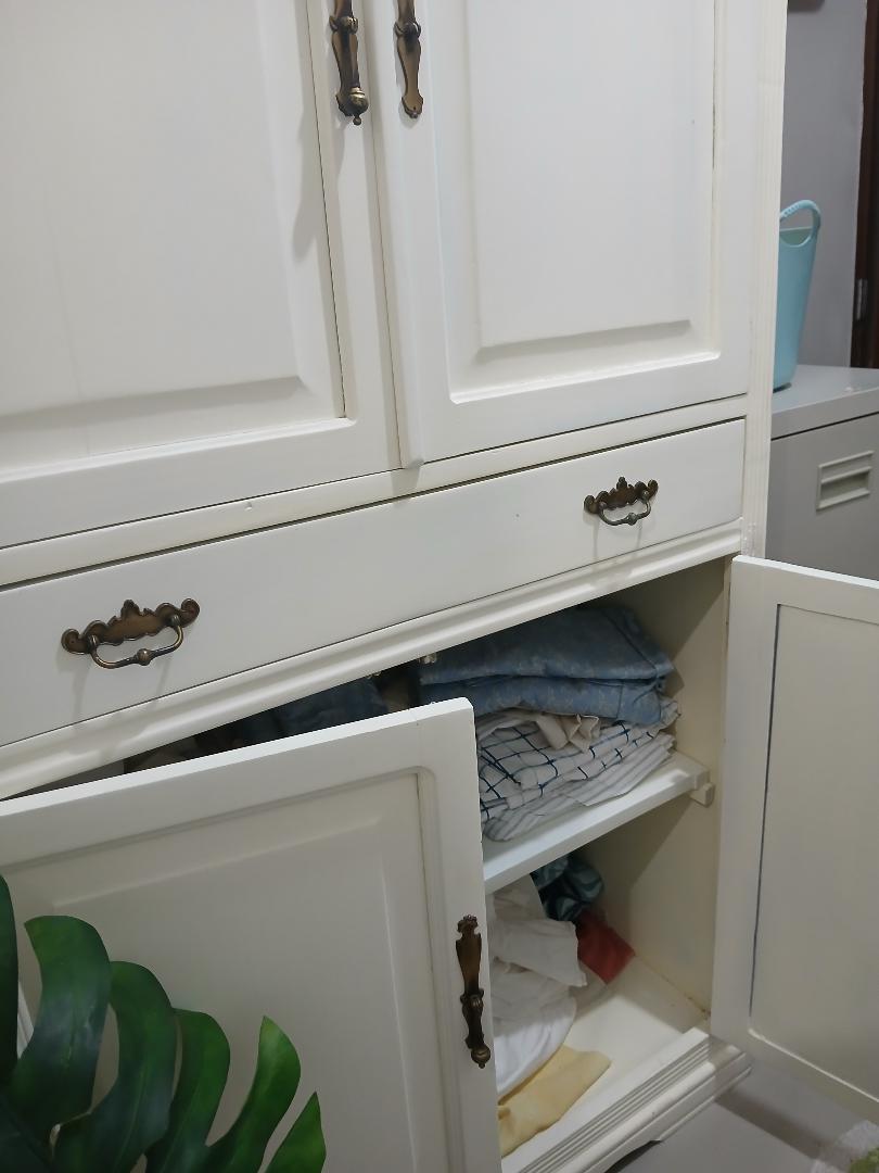 muebles y colchones - VENDO HERMOSO MUEBLE EN CAHOBA
75 pulgadas de alto por 41 pulgadas de ancho. 2