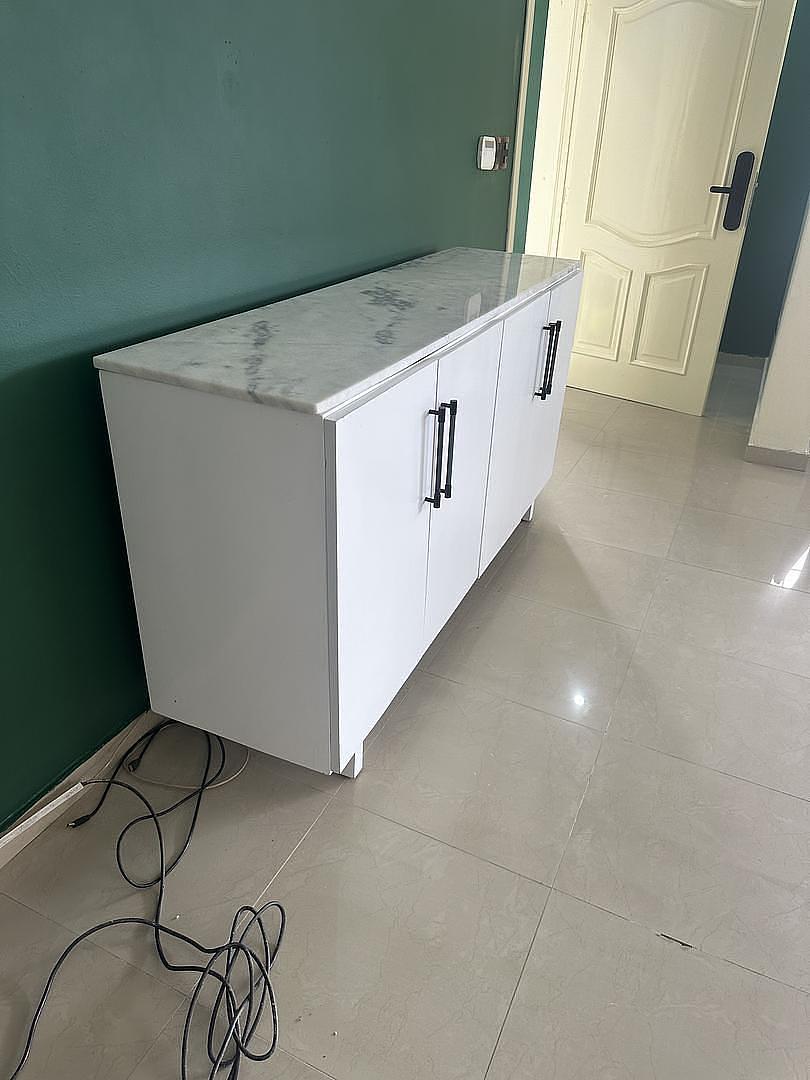 muebles y colchones - vendo credenza de caoba en excelentes condiciones en prado oriental Santo Domin 2