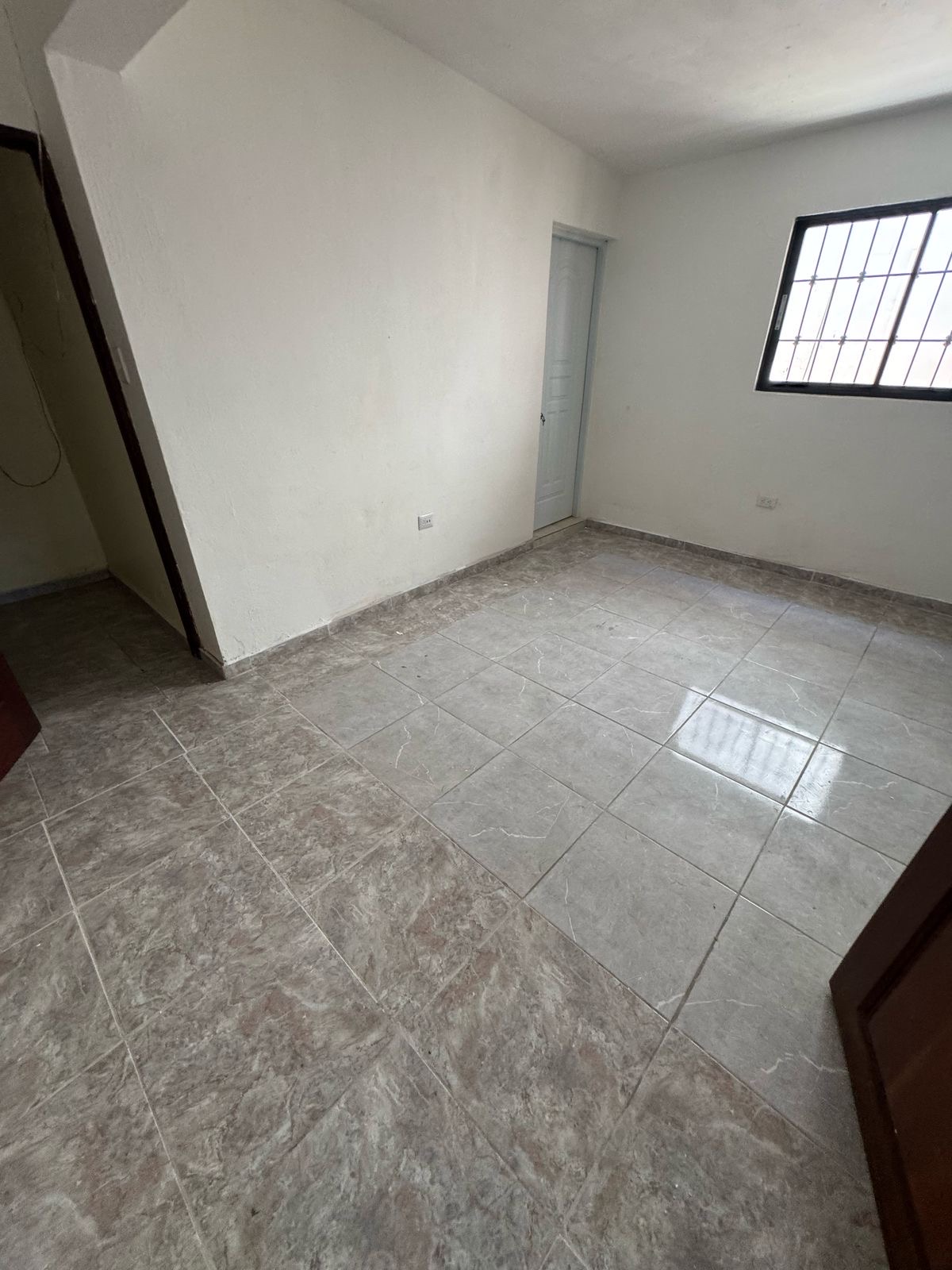 casas - venta de casa de dos niveles en Alma Rosa 2 por el parque Italia Santo Domingo  4