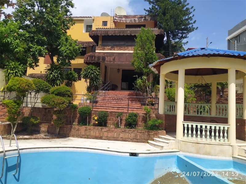 casas - Venta de casa en arroyo hondo 2 con piscina Distrito Nacional 0