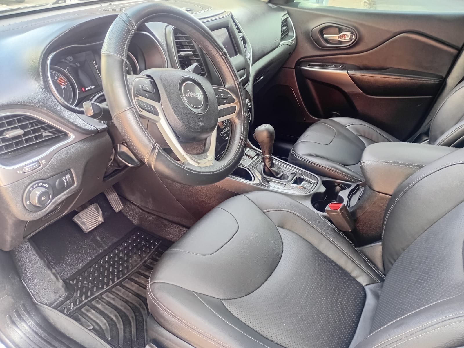 jeepetas y camionetas - Jeep Cherokee latitude - 2019 6