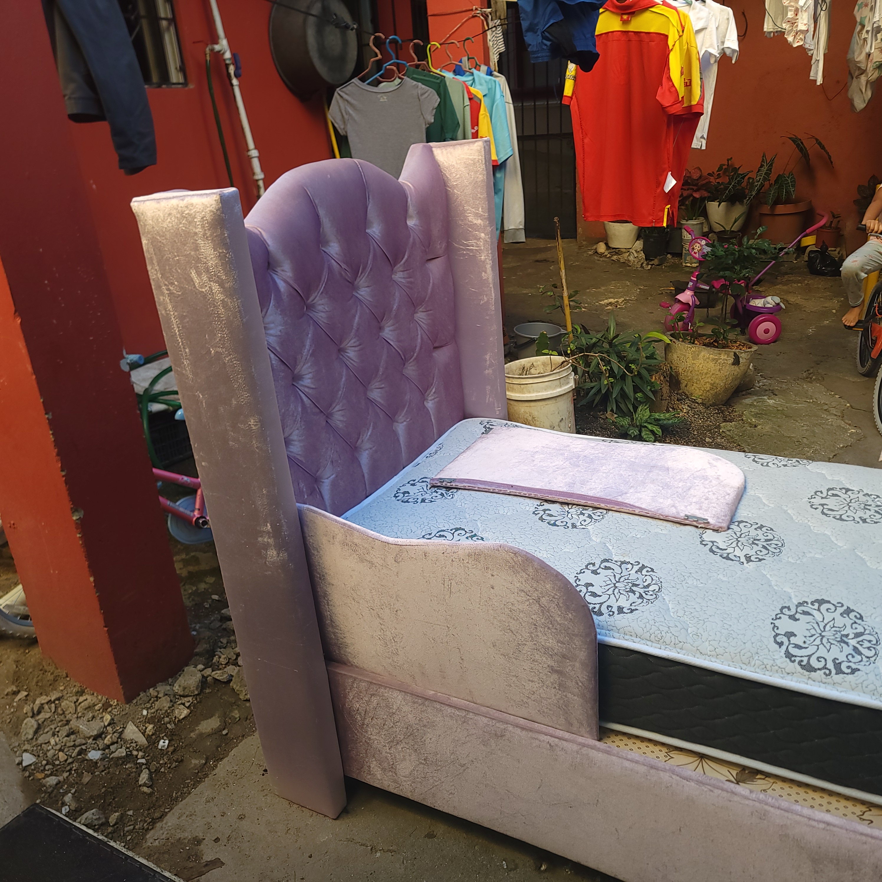 muebles y colchones - colchón mas base usado como nuevo  3