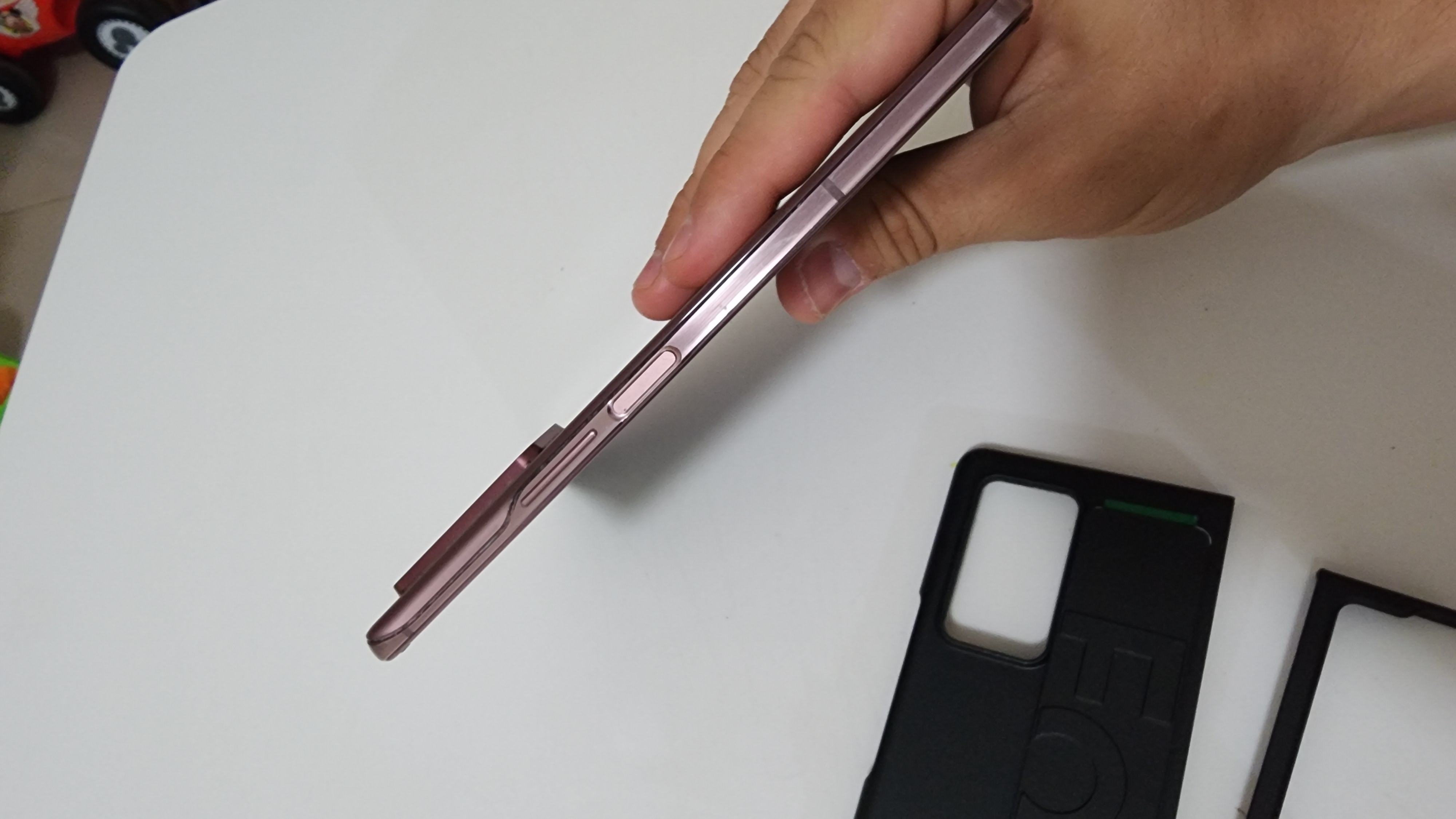celulares y tabletas - Galaxy Fold 2 en buenas condiciones , funciona todo normal.  sin cargador 7