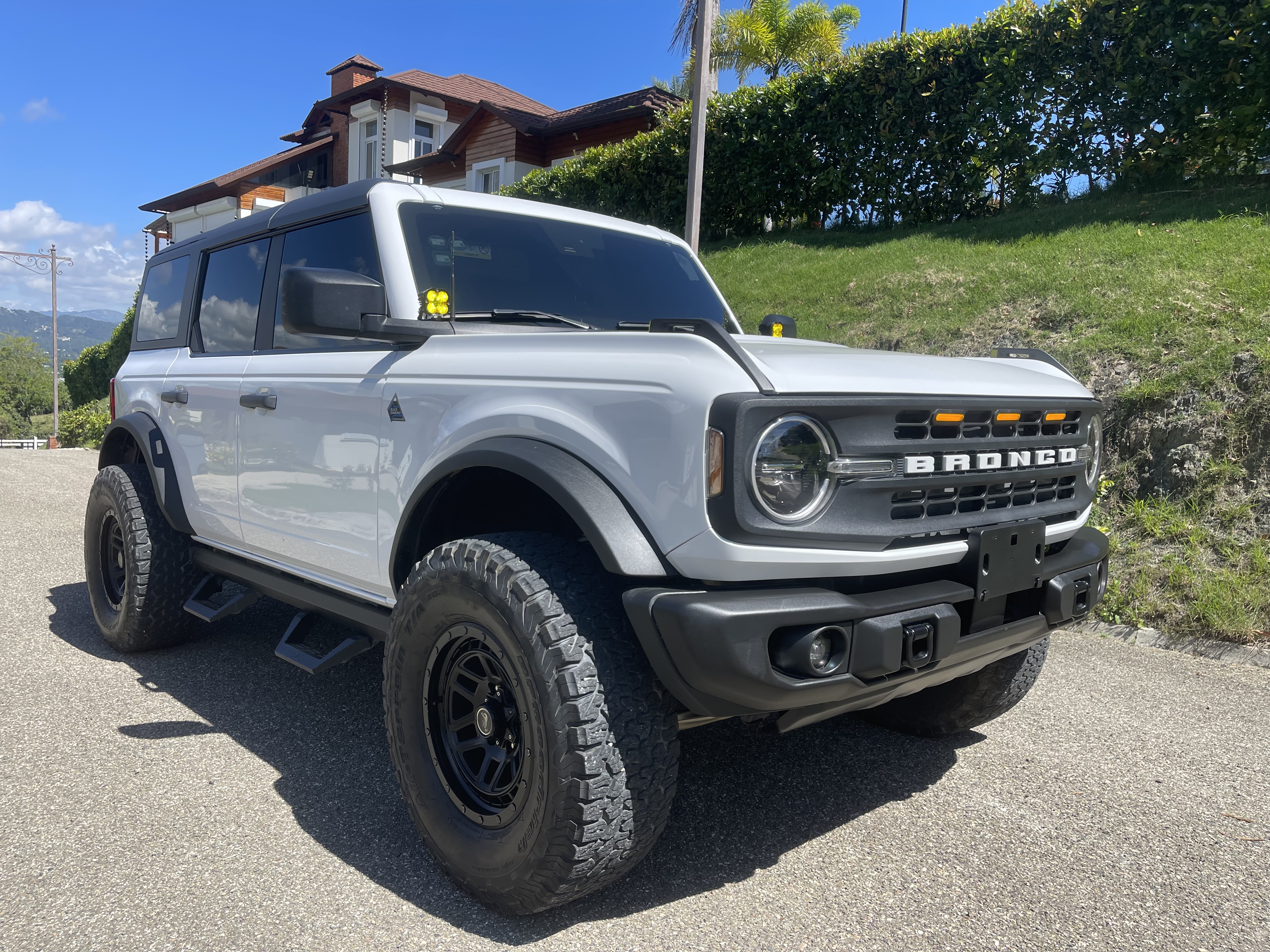 jeepetas y camionetas - Bronco Black Dimond Versión ARB 2