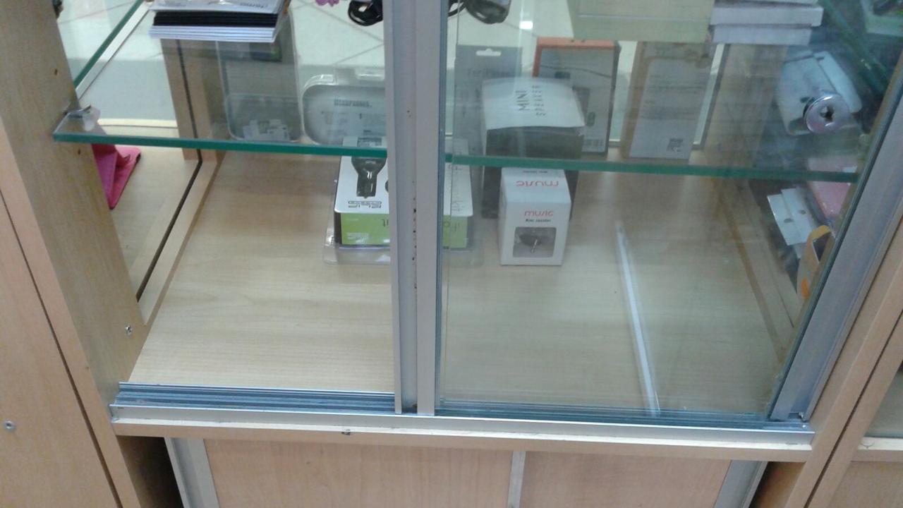 articulos de oficina - Mueble Vitrina Ramco  1