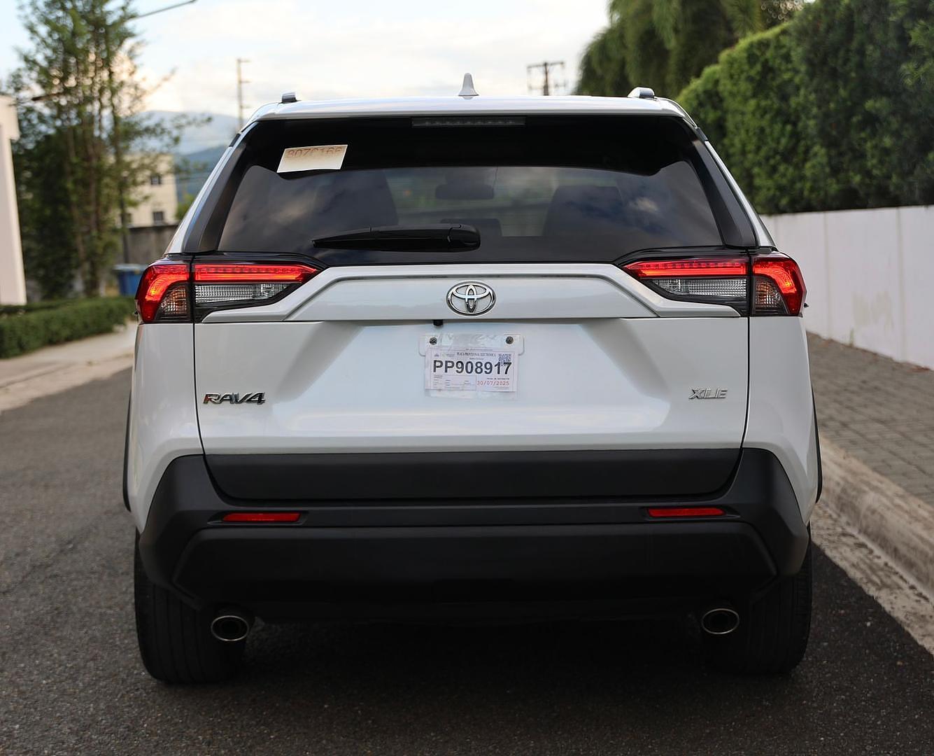 jeepetas y camionetas - Toyota RAV4 XLE premium 2023 2