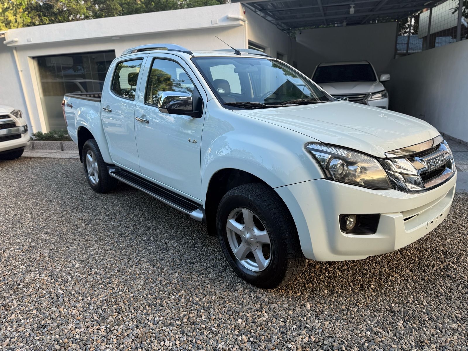 jeepetas y camionetas - Isuzu dmax 2013 1