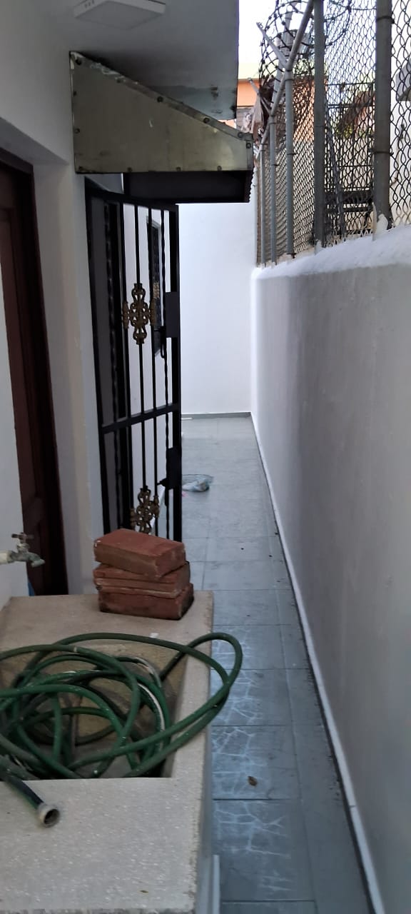 casas - Venta de Ampla Casa Remodelada en Alma Rosa II 6