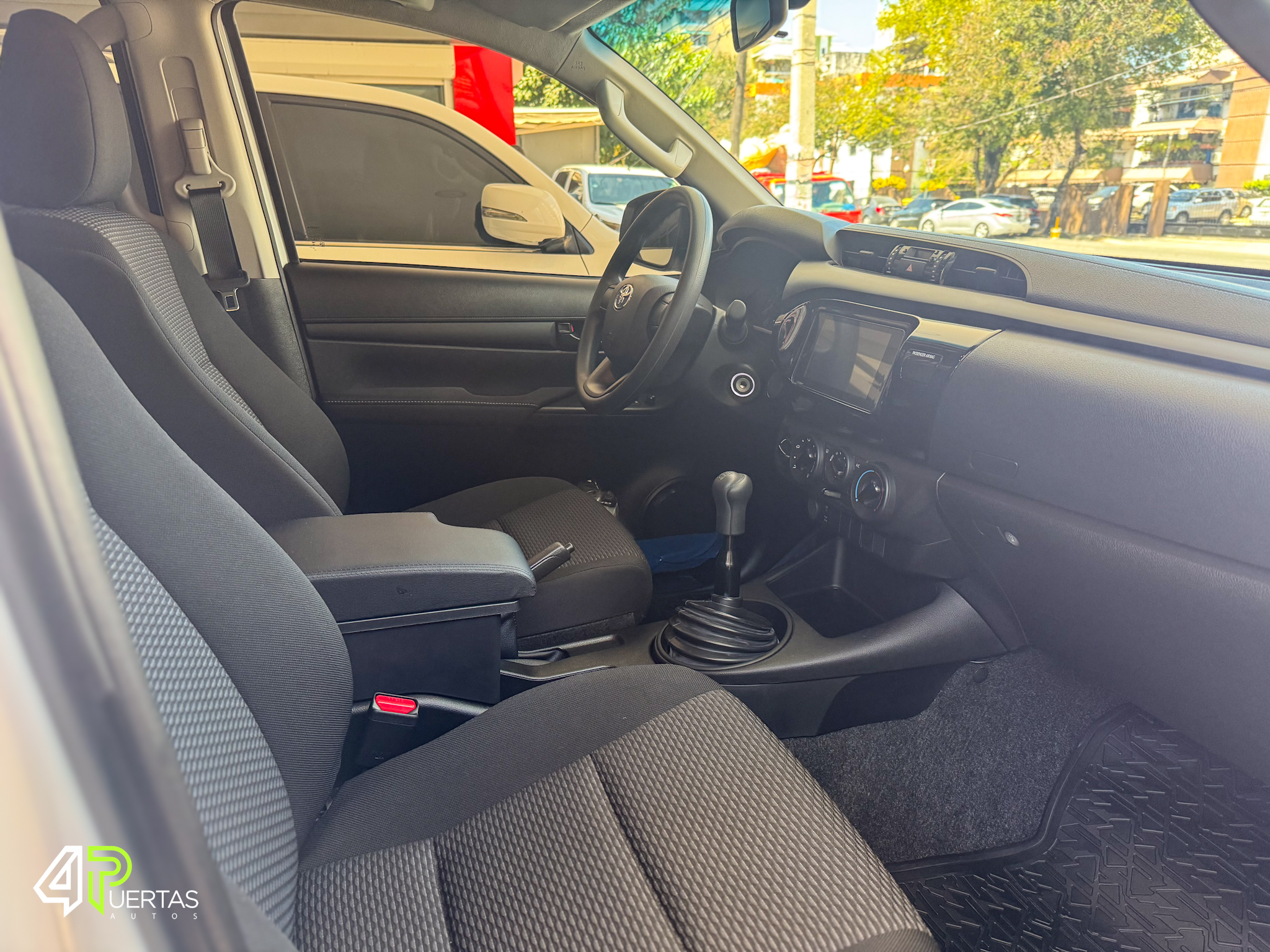 jeepetas y camionetas - TOYOTA HILUX 4X4 MECANICA 5