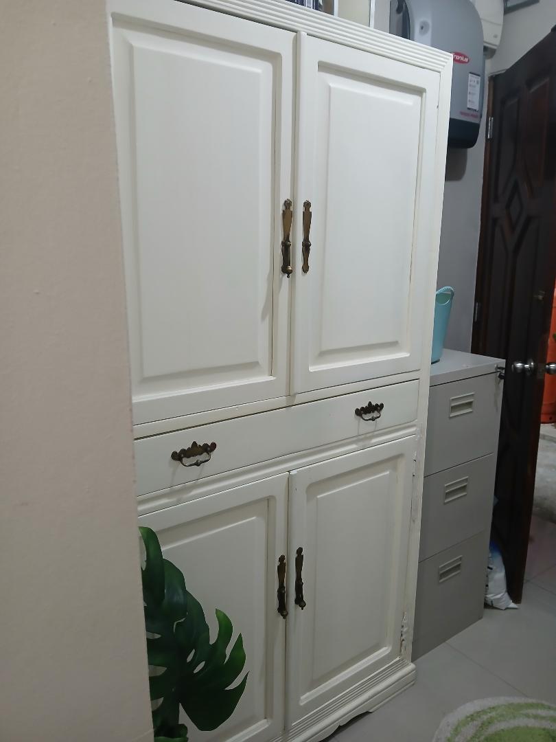 muebles y colchones - VENDO HERMOSO MUEBLE EN CAHOBA
75 pulgadas de alto por 41 pulgadas de ancho. 0
