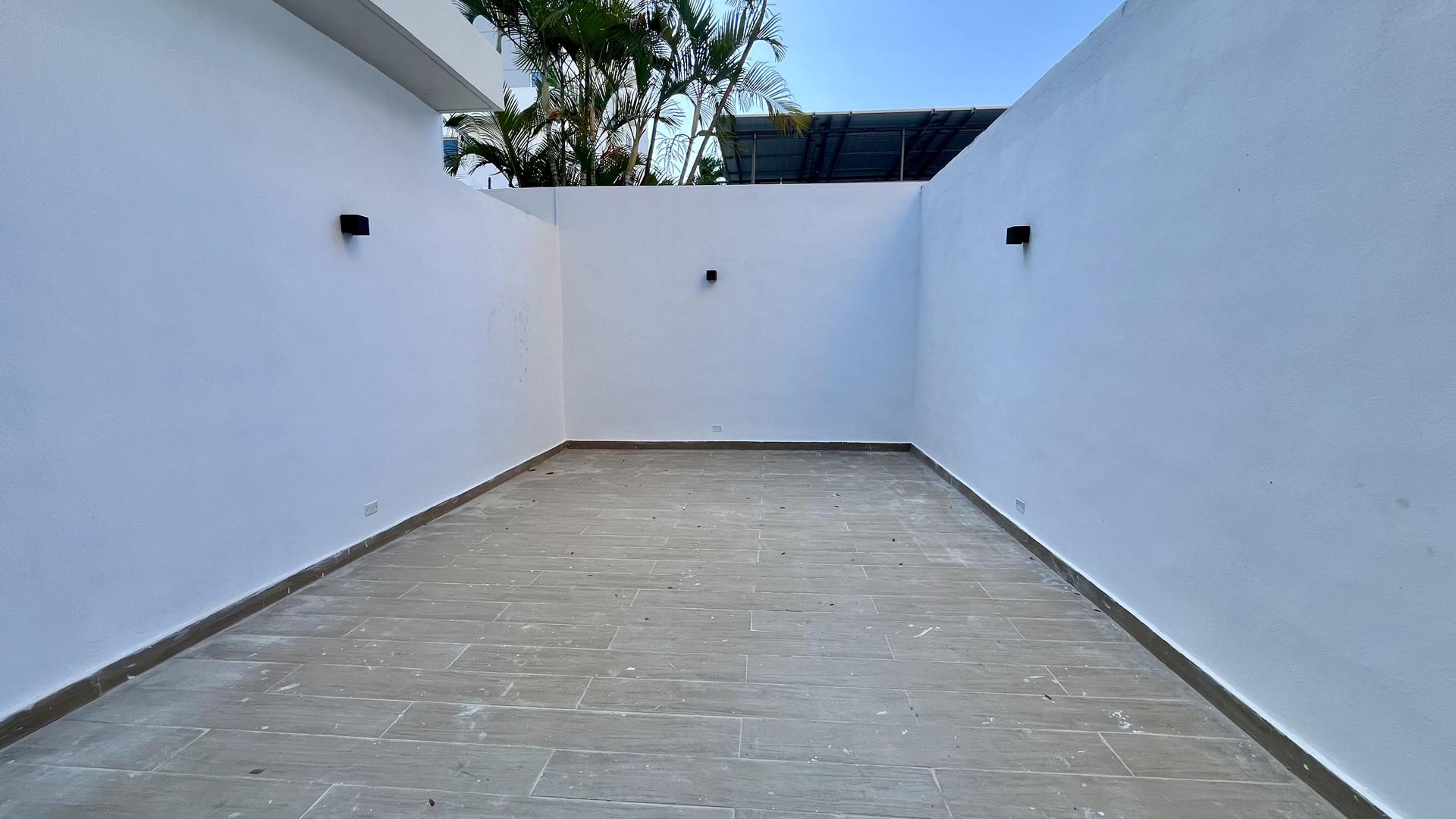 oficinas y locales comerciales - ¡Local Comercial en Alquiler en La Julia con Terraza!, Santo Domingo 6