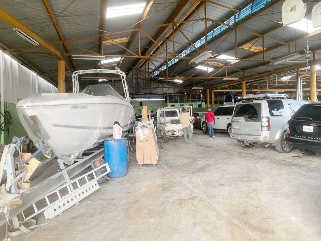 oficinas y locales comerciales - Nave céntrica en el Millon 1