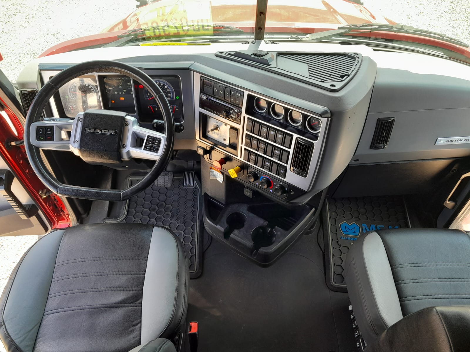 camiones y vehiculos pesados - Mack Athem 2019 8