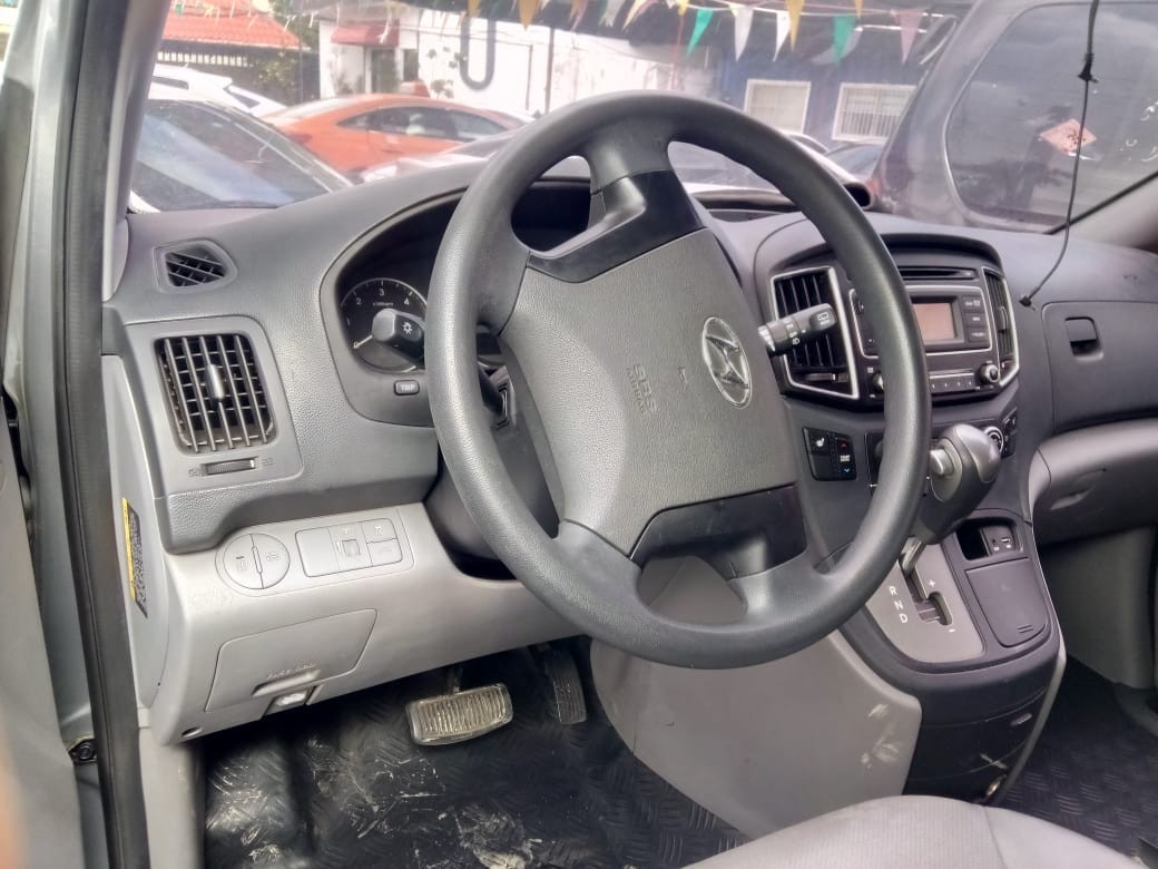 jeepetas y camionetas - HYUNDAI STAREX 2018 GRISDESDE: RD$1,320,000.00 2