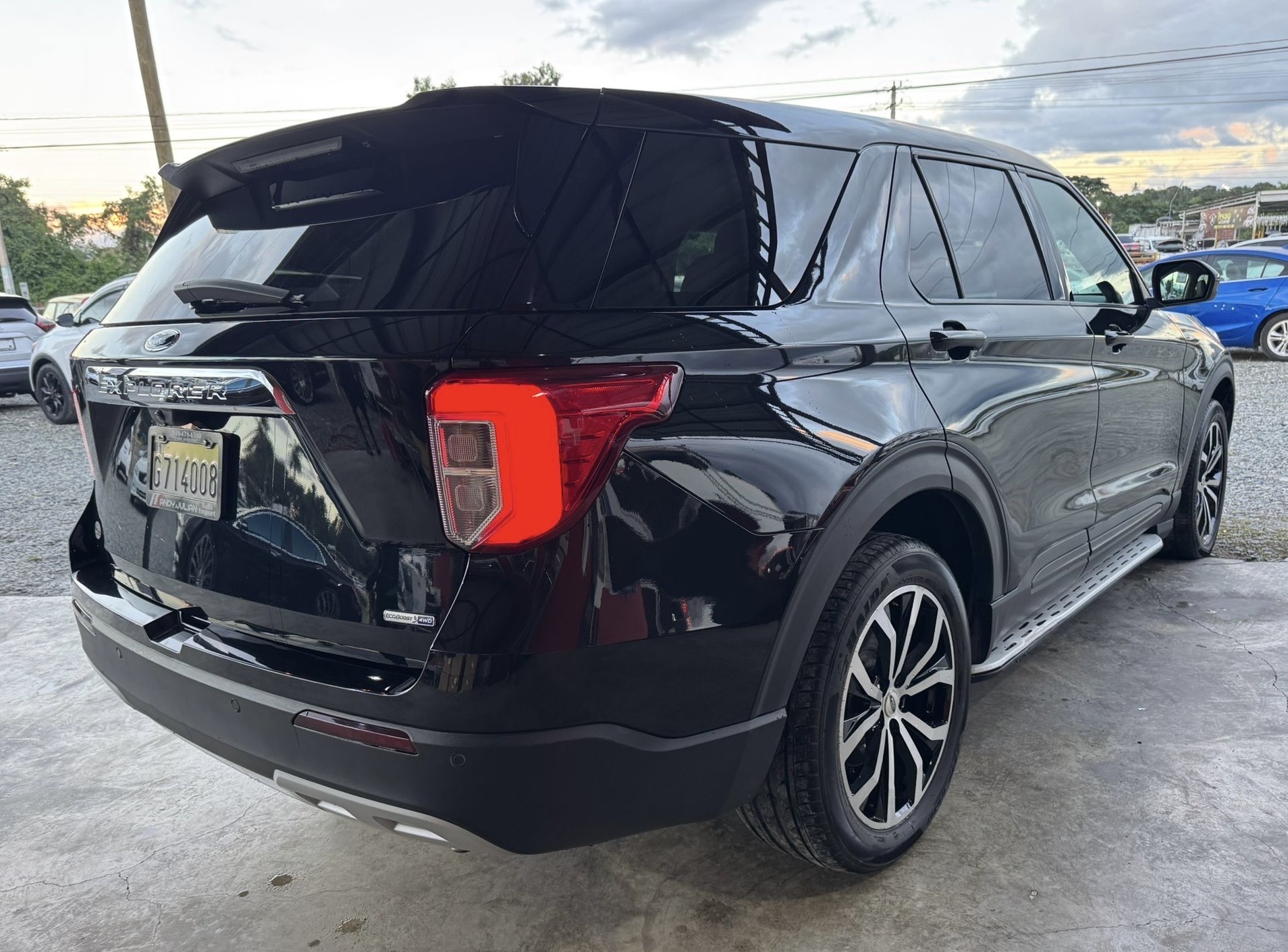 jeepetas y camionetas - Ford explorer XLT 2020
 4