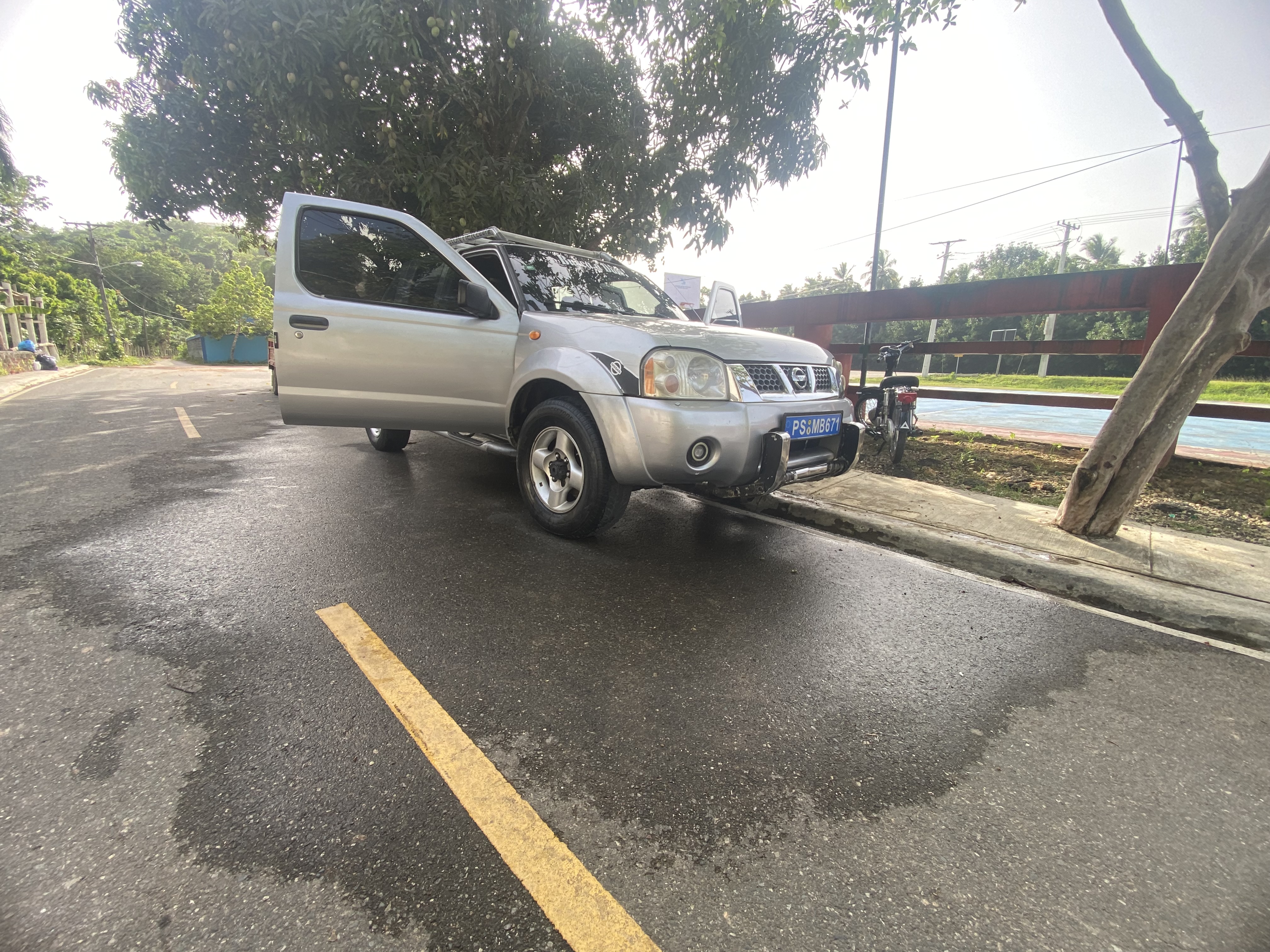 jeepetas y camionetas - Nissan frontier en perfecto estado  9