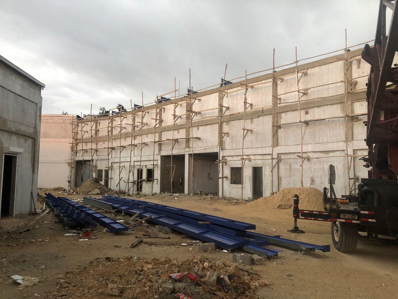 oficinas y locales comerciales - Proyecto de naves industriales  0
