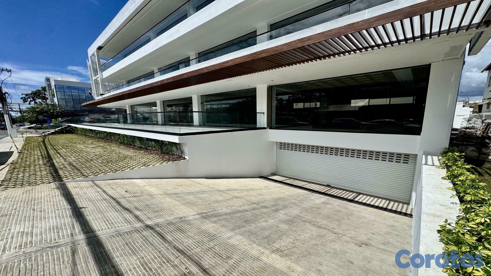 oficinas y locales comerciales - LOCAL COMERCIAL DE RENTA EN LOS JARDINES SANTIAGO 3