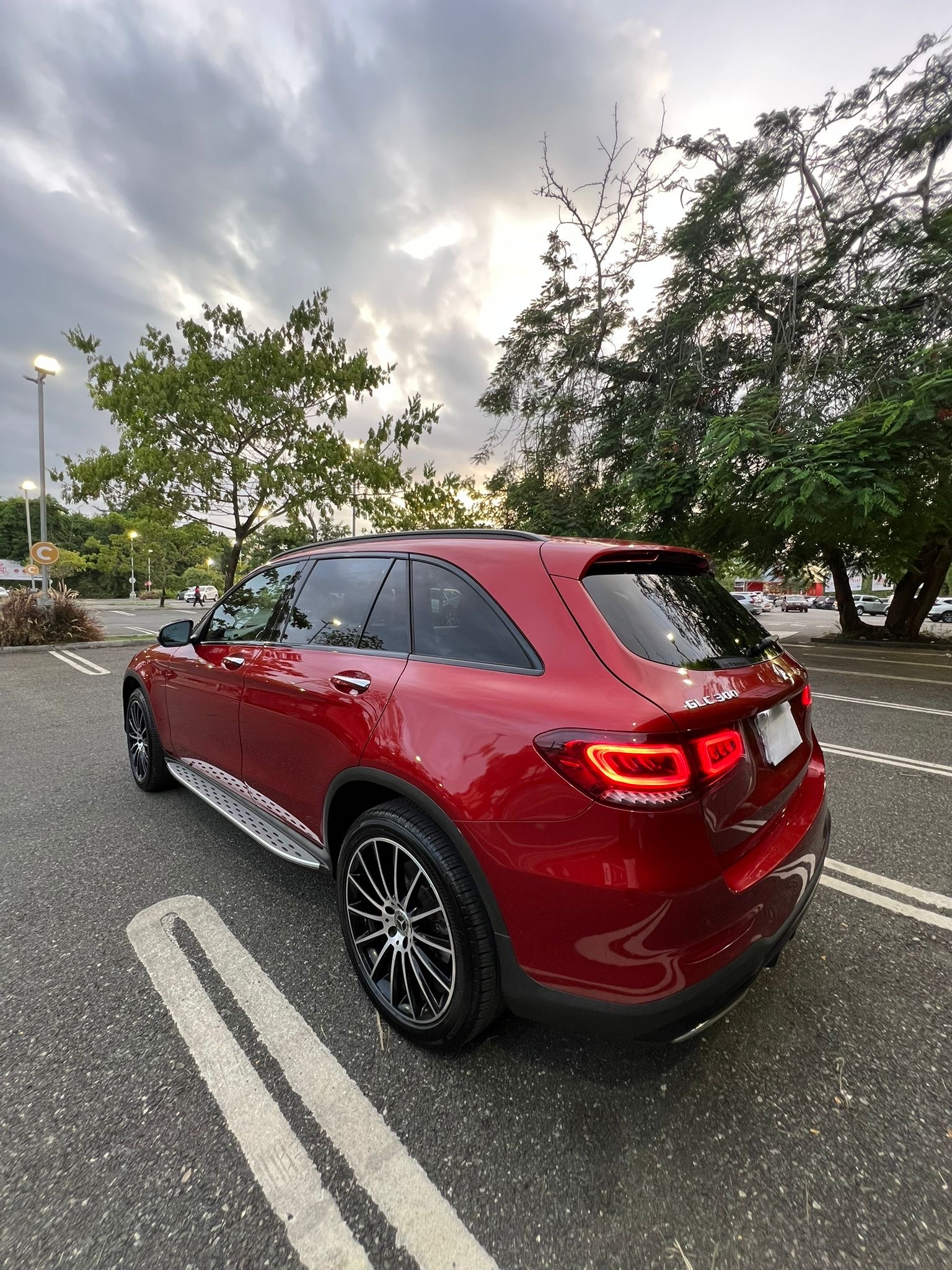 jeepetas y camionetas - Mercedes Benz GLC 300. Año 2020, milla 39,151 2