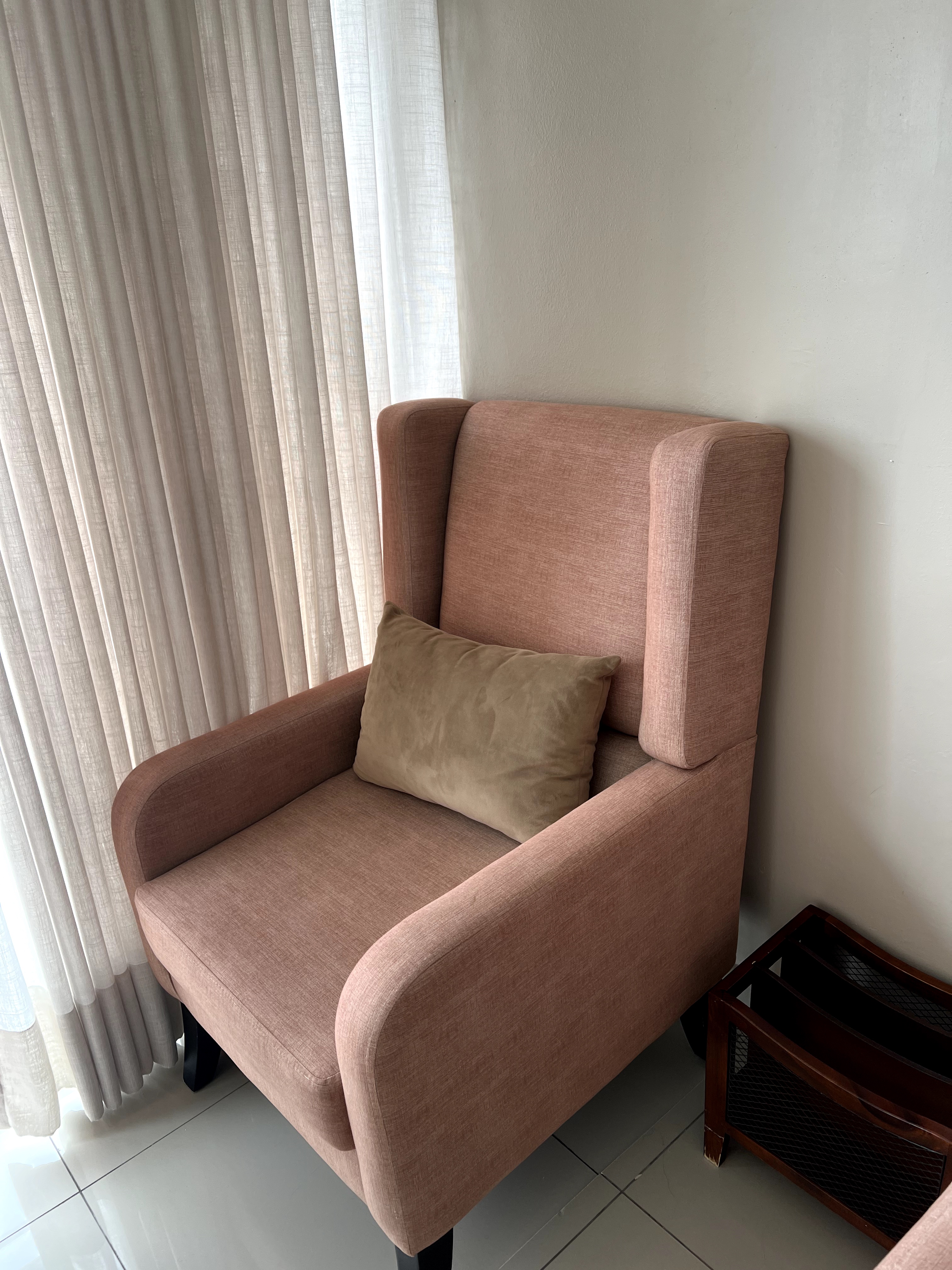 muebles y colchones - Butacas individuales y muebles en excelente estado 1