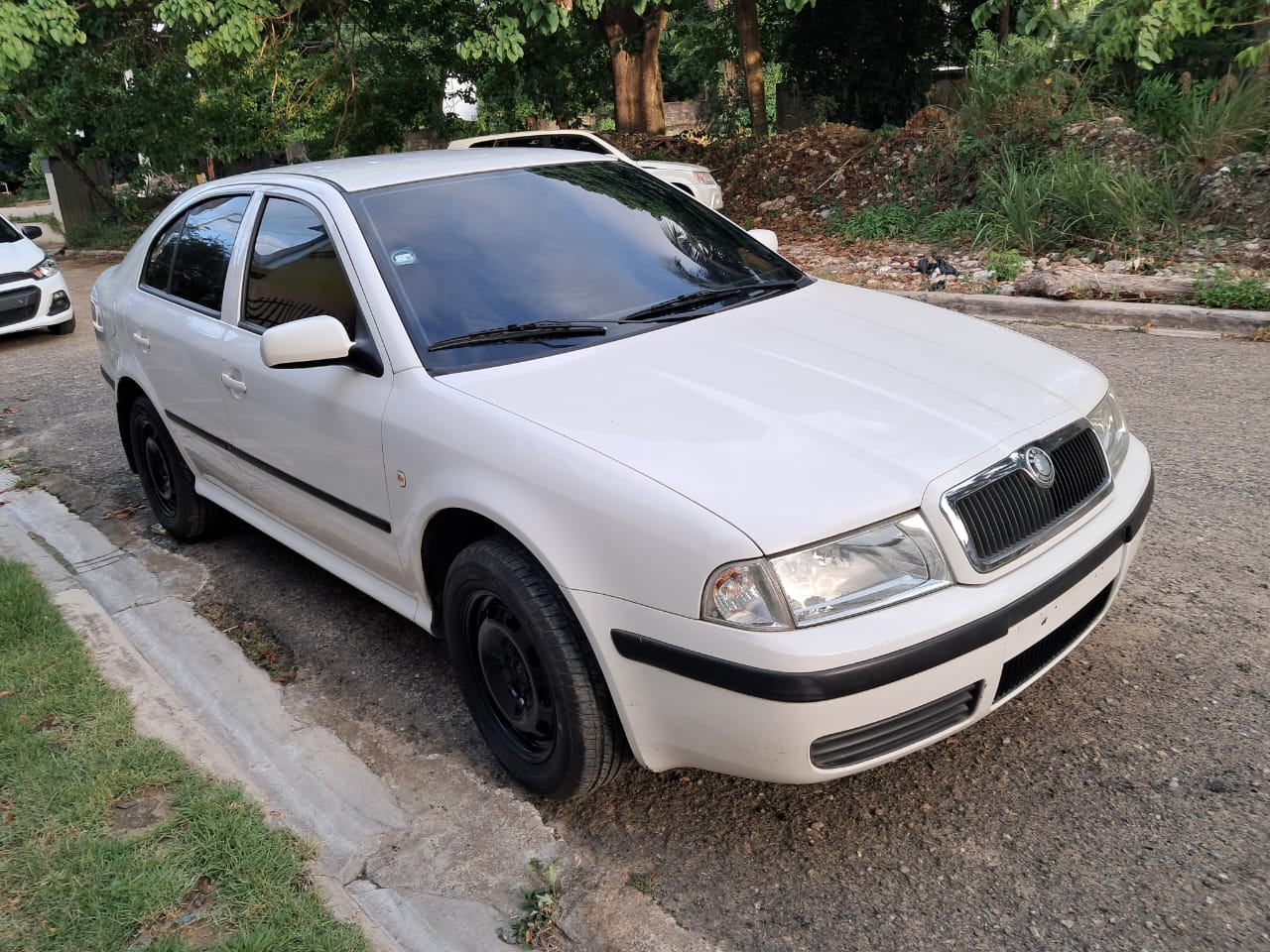 carros - Skoda octavia 2008 gasolina 1.6 impecable  0