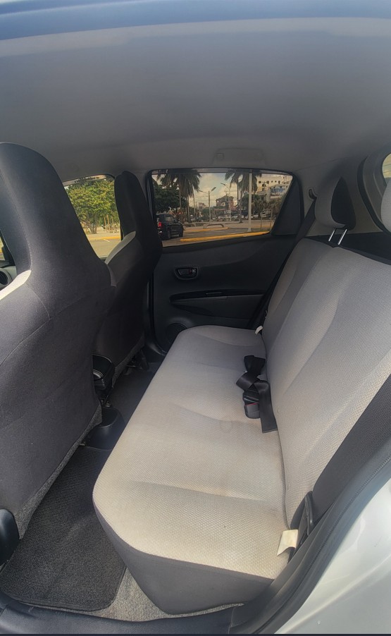 carros - Toyota Vitz 2011 en venta (Caja Nueva) 1