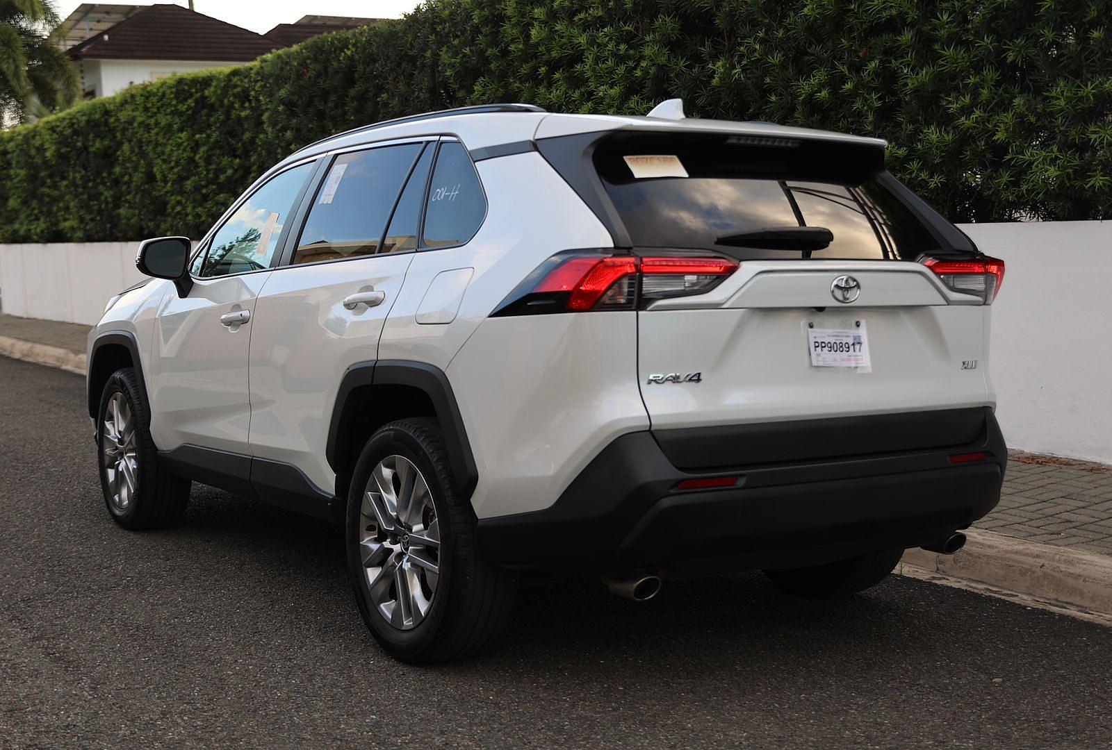 jeepetas y camionetas - Toyota RAV4 XLE premium 2023 3
