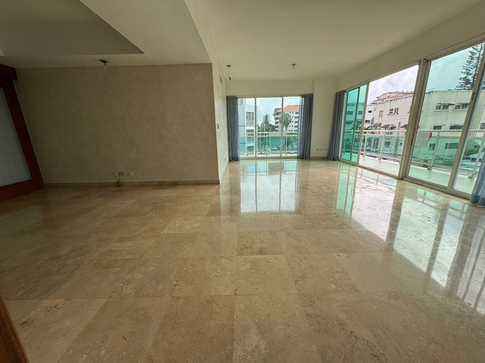 apartamentos - Piso 3 En La Esperilla Torre Familiar