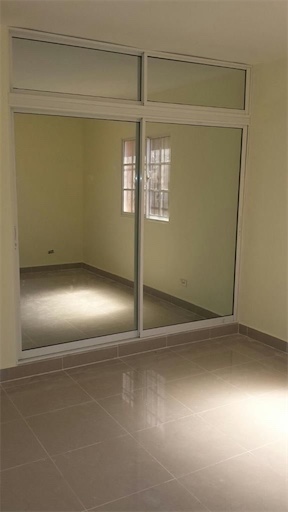apartamentos - Venta de propiedad con 4 apartamentos en Santo Domingo ingresos de 80-100 mil 6