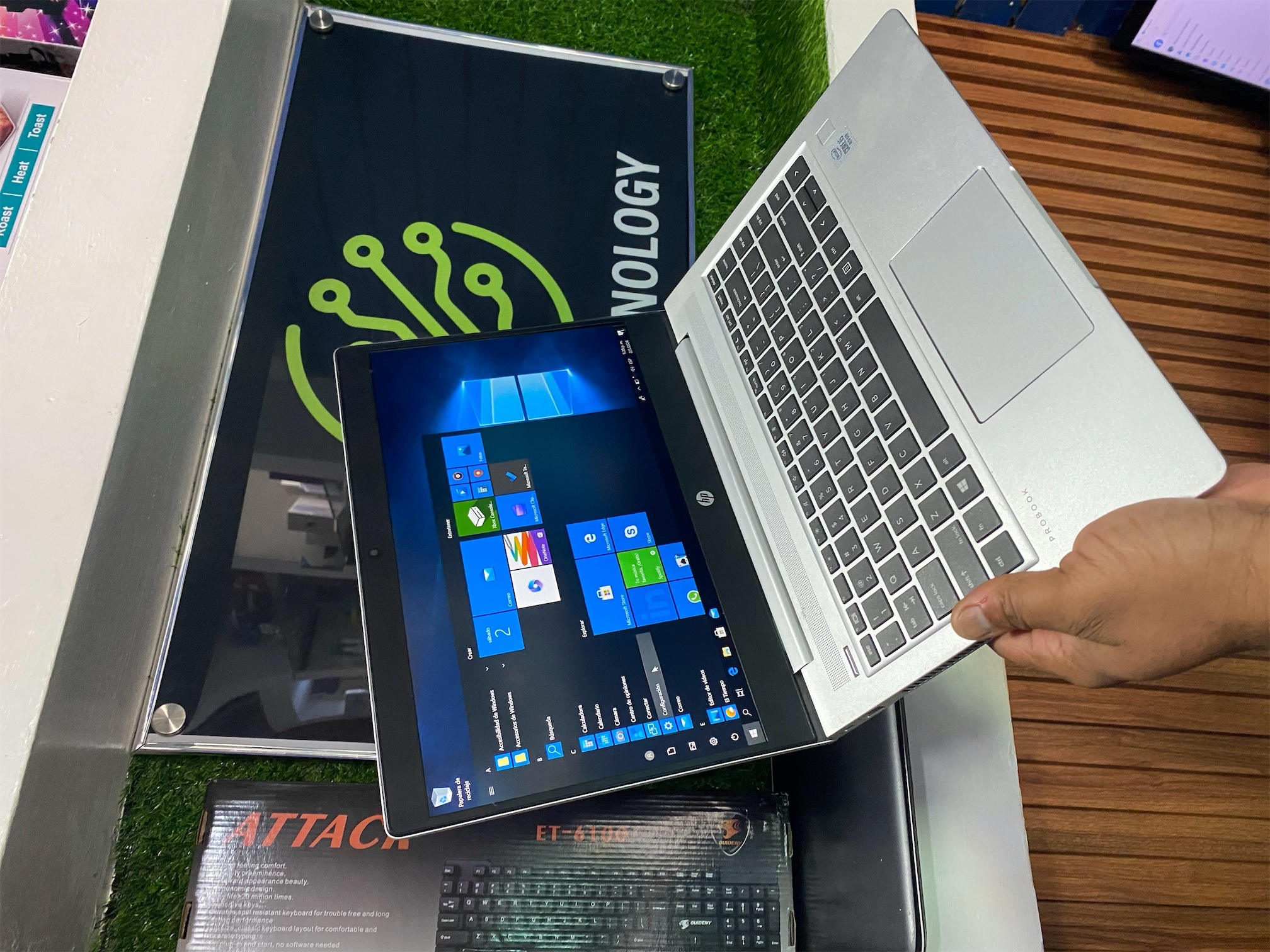 computadoras y laptops - HP PRO BOOK 640 G7  3