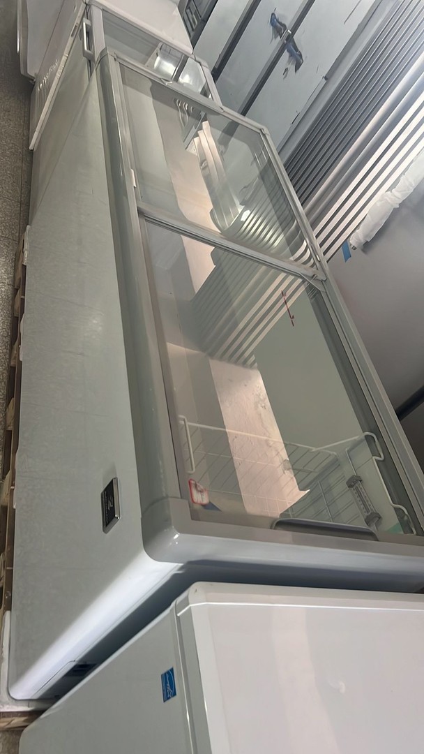 equipos profesionales - Kelvinator, Congelador exhibidor 18 Pies Cubico  1